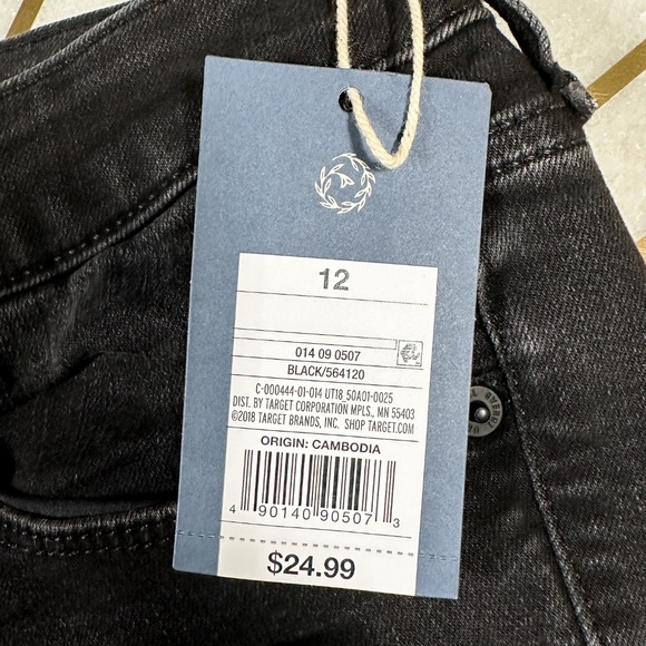 Universal Thread Mid Rise Jeans - Picture 2 of 4